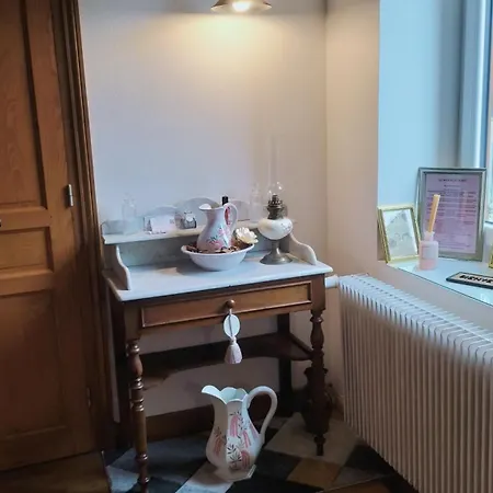 La Maison Des Roses *