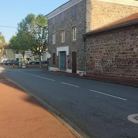 La Maison Des Roses Bed & Breakfast