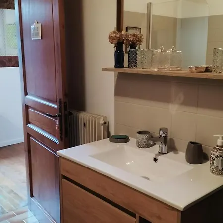 Bed & Breakfast La Maison Des Roses Saint-Jodard